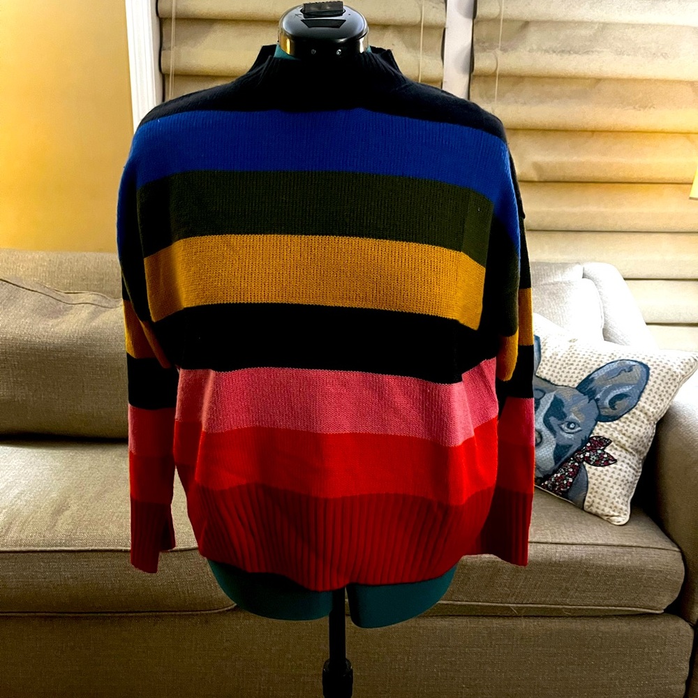 Timing rainbow sweater